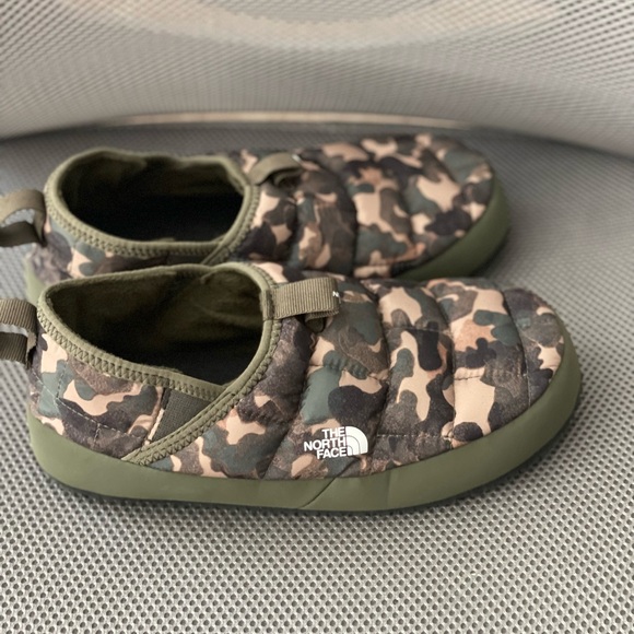 Northface youth thermoball traction II mule kids size 6 - Picture 3 of 3